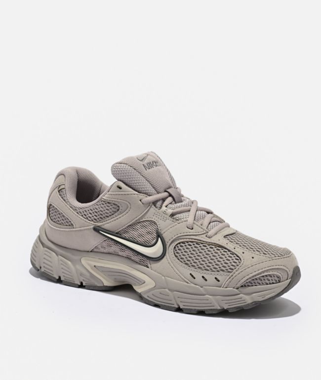 Nike V5 RNR Moon Particle Shoes - Nike